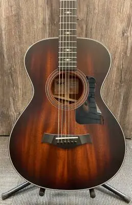 Taylor Guitars - 322e 12-Fret Grand Concert Acoustic-Electric Guitar w/V-Class Bracing
